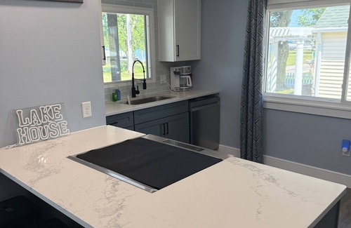 Fremont House | Stunning Lakefront Retreat on Peaceful Lake Pleasant