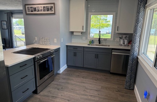 Fremont House | Stunning Lakefront Retreat on Peaceful Lake Pleasant