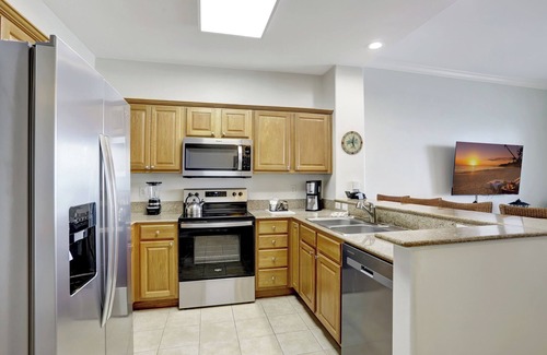 Florida Central Atlantic Coast Condo | Stunning Lakeside Condo minutes to Disney World, Universal Studios, and SeaWorld