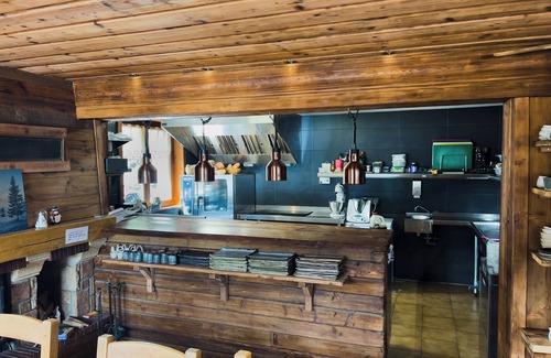 Les Gets Ski Chalet | Stunning Large 8 bedroom, 8 bathroom chalet with amazing mountain views