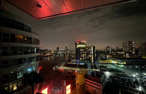St. Mary's Park Apartment | Stunning Luxury 2 Bedroom Apartment Central London