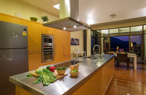 Mae Nam Villa | Stunning luxury 3 bedroom villa with ocean views and private pool