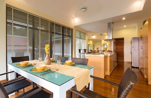 Mae Nam Villa | Stunning luxury 3 bedroom villa with ocean views and private pool