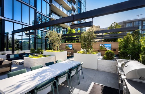 Downtown San Diego Apartment | Stunning Luxury Corner Unit in Little Italy w/Breathtaking Water Views
