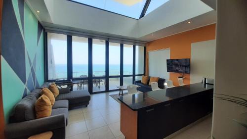 Umdloti Apartment | Stunning Luxury Penthouse at 30 Degrees, Umdloti Beachfront