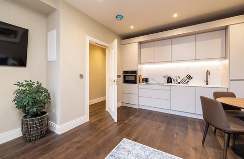 City Centre Dublin Apartment | Stunning Newly Refurbed 2-Bed City Apartment Amazing Location