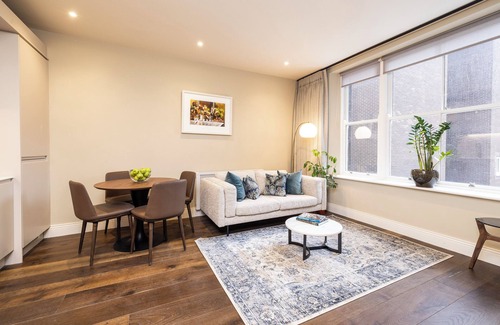 City Centre Dublin Apartment | Stunning Newly Refurbed 2-Bed City Apartment Amazing Location