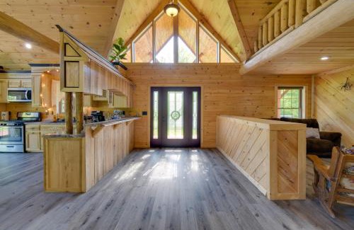 North Rose House | Stunning North Rose Retreat with Fishing Pond!