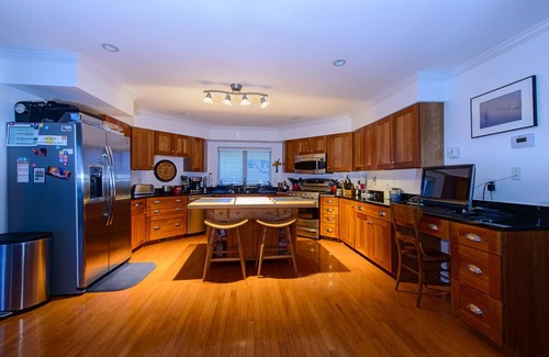 York Beach House | Stunning Nubble Lighthouse & Ocean Views, 3891 sq. ft. 267' of rocky coast!