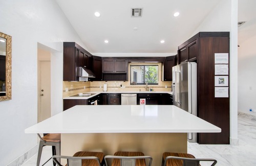 Lauderdale Harbours House | Stunning oceanfront home with boat parking & jetted tub - snowbird-friendly