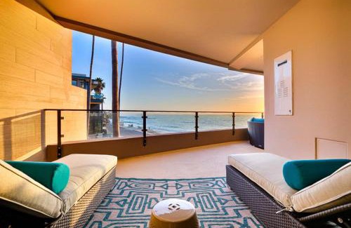 Beach Barber Tract Apartment | Stunning Oceanfront Getaway at Windansea Beach