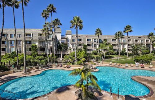 Townsite Apartment | Stunning Oceanside Condo Walk to the Beach!