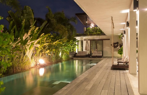 Umalas Villa | Stunning open plan 5BR villa set quietly amongst yet minutes to the beach!