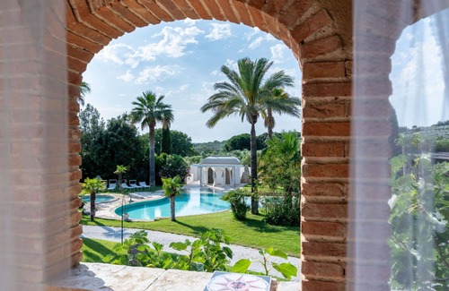 Campiglia Marittima Villa | Stunning private villa with WIFI, A/C, hot tub, private pool, TV, patio, pets allowed and parking