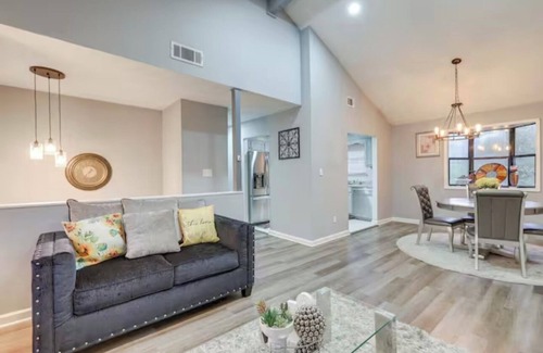 Lithonia House | Stunning, pet-friendly home near Panola S Park!