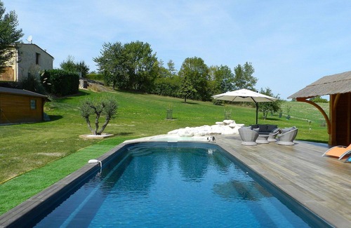 Monflanquin House | Stunning private villa for 8 people with WIFI, private pool, TV, terrace and pets allowed