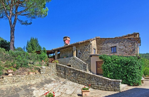 Greve in Chianti Villa | Stunning private villa for 6 guests with WIFI, private pool, A/C, TV, patio and panoramic view