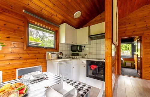 Brazzacott House | Stunning private villa with hot tub, WIFI, TV, terrace, pets allowed and panoramic view