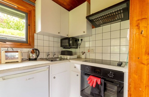 Brazzacott House | Stunning private villa with hot tub, WIFI, TV, terrace, pets allowed and panoramic view