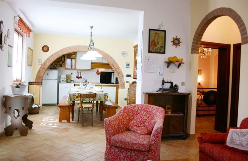 Montepulciano Villa | Stunning private villa for 9 people with private pool, TV and parking