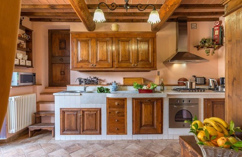 Pieve al Bagnoro Villa | Stunning private villa with A/C, private pool, WIFI, TV, veranda and pets allowed, close to Arezzo