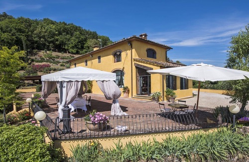 Casalguidi Villa | Stunning private villa for 14 people with WIFI, A/C, private pool, TV, terrace and panoramic view