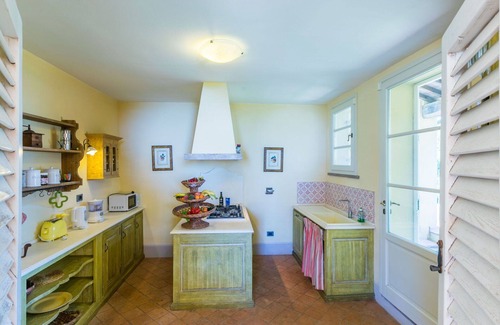 Cecina Valley Villa | Stunning private villa with A/C, private pool, WIFI, TV, patio, pets allowed and panoramic view