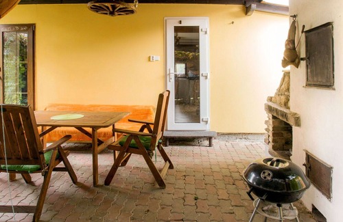 Zabovresky House | Stunning private villa for 5 people with WIFI, TV, terrace, pets allowed and parking
