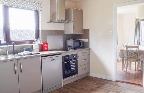 Staffin House | Stunning private villa for 6 guests with WIFI, TV and pets allowed