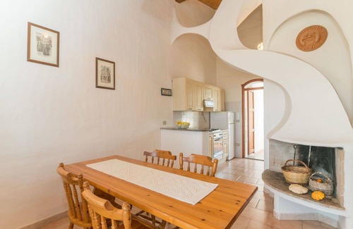 La Ciaccia House | Stunning private villa for 6 people with A/C, WIFI, TV, terrace, pets allowed and parking