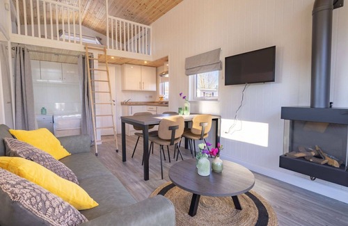 IJhorst House | Stunning private villa for 4 people with WIFI, pool, TV, terrace and parking