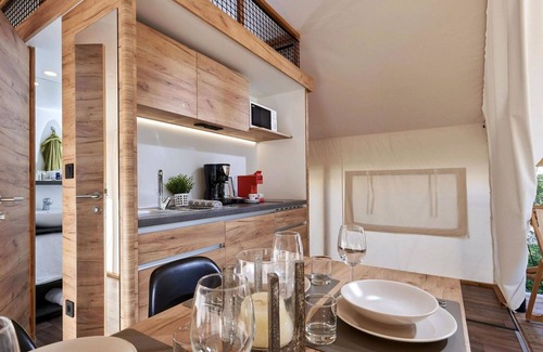 IJhorst House | Stunning private villa for 4 people with A/C, WIFI, pool, TV and terrace