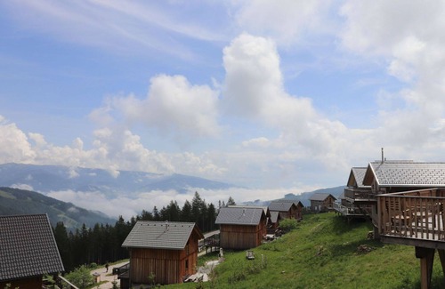 Wolfsberg House | Stunning private villa for 8 people with hot tub, WIFI, TV, terrace, pets allowed and panoramic .