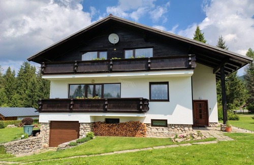 Harrachov House | Stunning private villa for 12 guests with WIFI, TV, balcony, pets allowed and parking