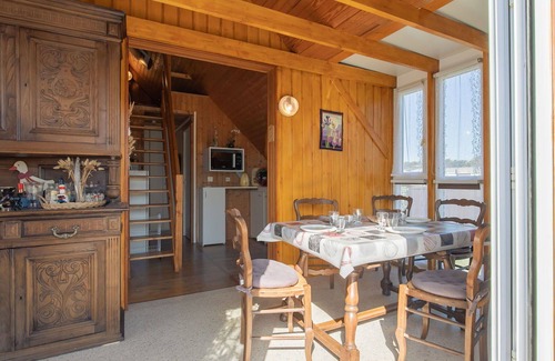 Cleder House | Stunning private villa for 4 guests with TV and terrace