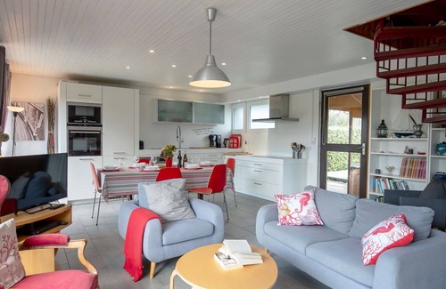 Kerlouan House | Stunning private villa for 6 guests with WIFI, TV, terrace and pets allowed