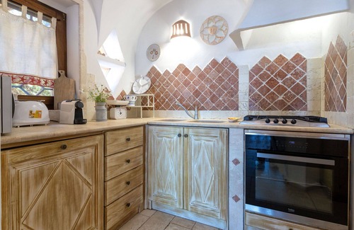 Cannigione House | Stunning private villa for 8 guests with WIFI, A/C, TV, patio and pets allowed