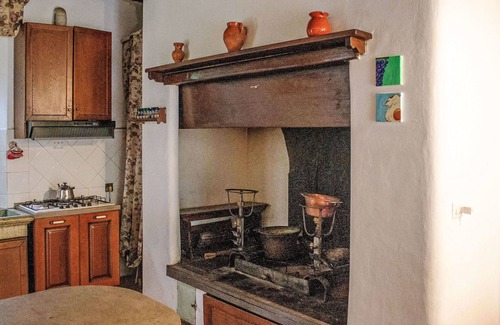 Monte Vibiano Vecchio Villa | Stunning private villa for 12 people with WIFI, private pool, patio, pets allowed and parking