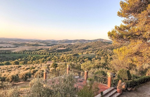 Monte Vibiano Vecchio Villa | Stunning private villa for 12 people with WIFI, private pool, patio, pets allowed and parking