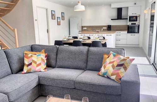 La Fresnais House | Stunning private villa for 6 guests with WIFI, TV and patio