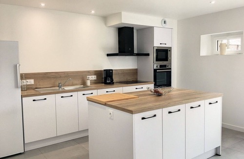 La Fresnais House | Stunning private villa for 6 guests with WIFI, TV and patio