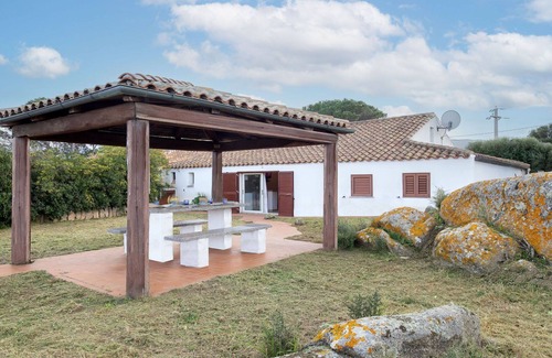 Aglientu House | Stunning private villa for 6 people with WIFI, TV, patio and pets allowed