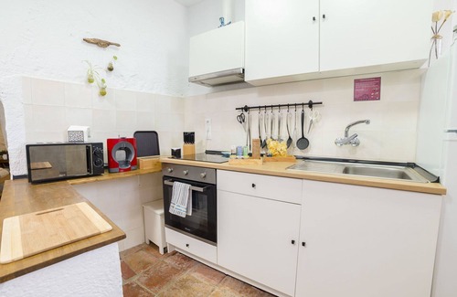 Albaicin House | Stunning private villa for 4 guests with WIFI, TV and terrace