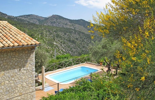 Selva House | Stunning private villa for 8 guests with A/C, WIFI, private pool, TV and terrace