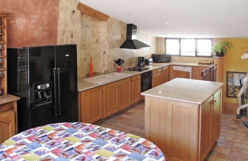 Nyons House | Stunning private villa for 6 people with A/C, WIFI, TV, terrace and pets allowed