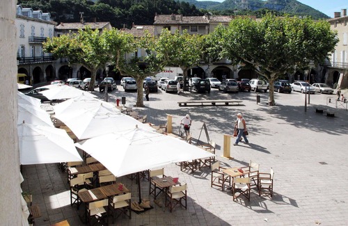 Nyons House | Stunning private villa for 6 people with A/C, WIFI, TV, terrace and pets allowed