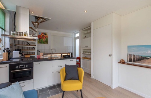 Koudekerke House | Stunning private villa for 5 people with A/C, hot tub, WIFI, TV and patio