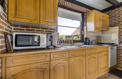 Wolphaartsdijk House | Stunning private villa for 4 people with WIFI, TV, terrace, pets allowed and parking
