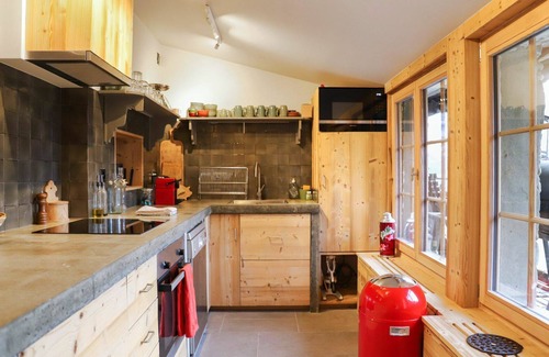 Les Posses-sur-Bex House | Stunning private villa for 11 people with WIFI, terrace and pets allowed