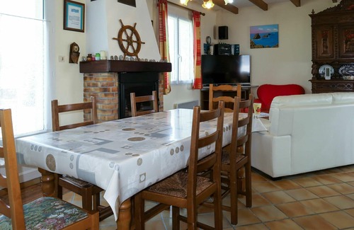 Camaret-sur-Mer House | Stunning private villa for 6 guests with WIFI, TV and pets allowed
